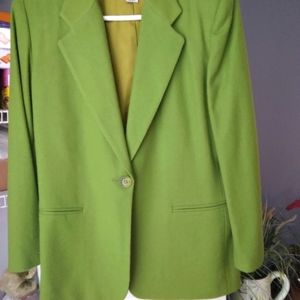 Jacket Gorgeous in green!!